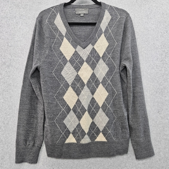 Merona 100% Merino Wool Gray Argyle‎ V-Neck Men's Pull Over Sweater Size M - Picture 1 of 4